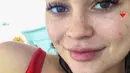 Usai berenang, Kylie Jenner memamerkan wajah natural dan membagikannya lewat akun Snapchatnya nih! (Snapchat/KylieJenner)