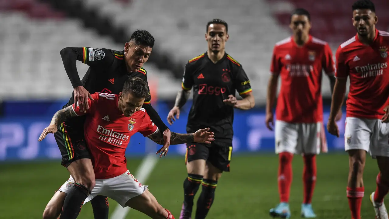 Benfica vs Ajax Berakhir Tanpa Pemenang
