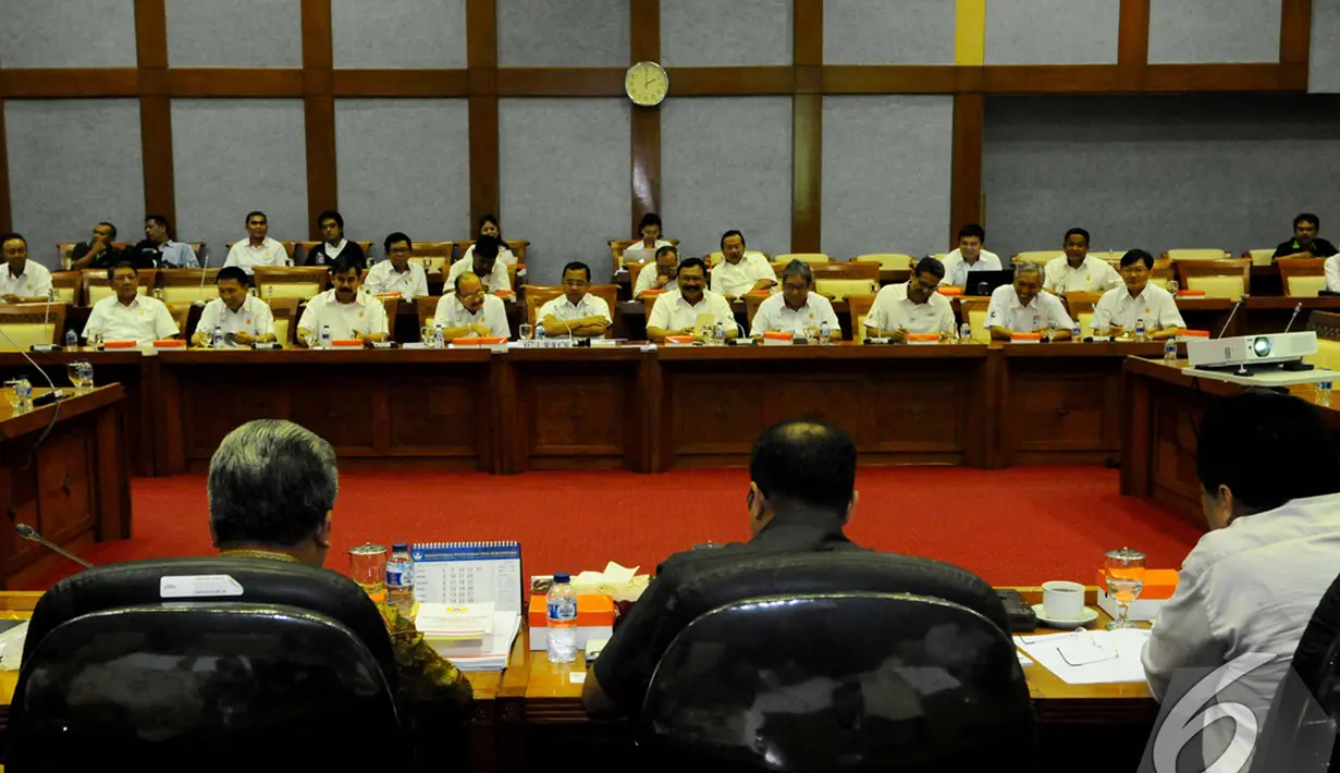 Suasana Rapat Dengar Pendapat (RDP) antara Komite Olahraga Nasional Indonesia dengan Komisi X, Jakarta, Kamis (13/11/2014) (Liputan6.com/Andrian M Tunay)
