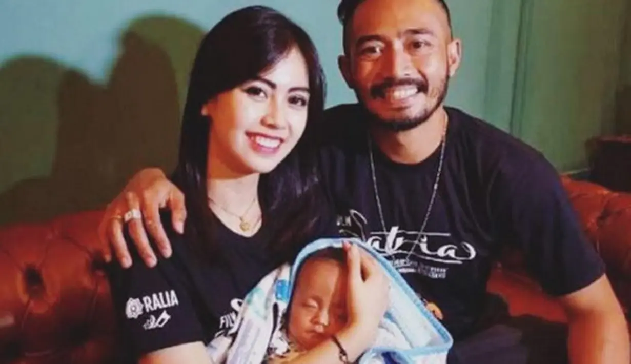 Yama Carlos dan Fita akhirnya sepakat berdamai dan mengurus buah hati mereka secara bersama-sama. Yama sendiri juga tidak mau menjadi duda untuk yang kedua kalinya. (Instagram/arfitadwip)