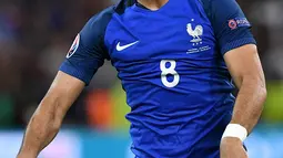 2. Dimitri Payet, gelandang West Ham ini menjadi solusi bagi MU jika gagal mendatangkan Pogba. Kabar dari Top Mercato, Setan Merah menyiapkan dana sebesar 50,3 juta poundsterling untuk memboyongnya ke Old Trafford. (AFP/Franck Fife) 