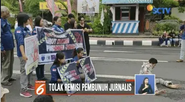 Sejumlah jurnalis di Buleleng demonstrasi tolak Presiden Jokowi beri remisi pada pembunuh wartawan Bali.