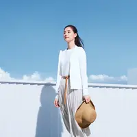Koleksi Uniqlo Indonesia dengan material yang melindungi tubuh dari sinar matahari. (dok. Uniqlo Indonesia)