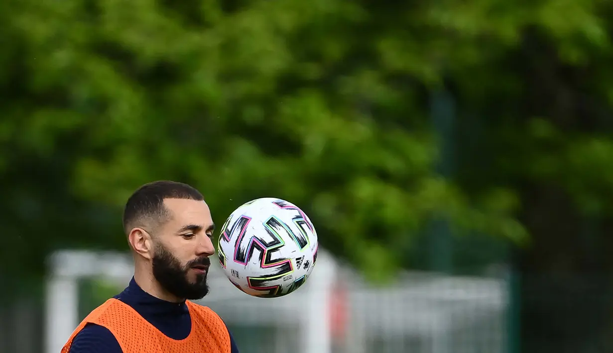 Penyerang 33 tahun tersebut kini juga telah bergabung di pemusatan latihan timnas Prancis yang digelar di Clairefontaine. (Foto: AFP/Franck Fife)