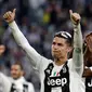 Ekspresi Cristiano Ronaldo saat Juventus berhasil mengalahkan Fiorentina dalam Serie A Liga Italia di Stadion Allianz, Turin, Italia, Sabtu (20/4). Juventus menjuarai Serie A Liga Italia 2018/2019. (AP Photo/Luca Bruno)