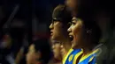 Ketegangan mewarnai raut wajah supoter saat menyaksikan laga SM Britama melawan Aspac Jakarta di NBL Championship 2015 di Jakarta, Senin (4/5/2015). SM Britama unggul 59-53 atas Aspac Jakarta. (Liputan6.com/Helmi Fithriansyah)