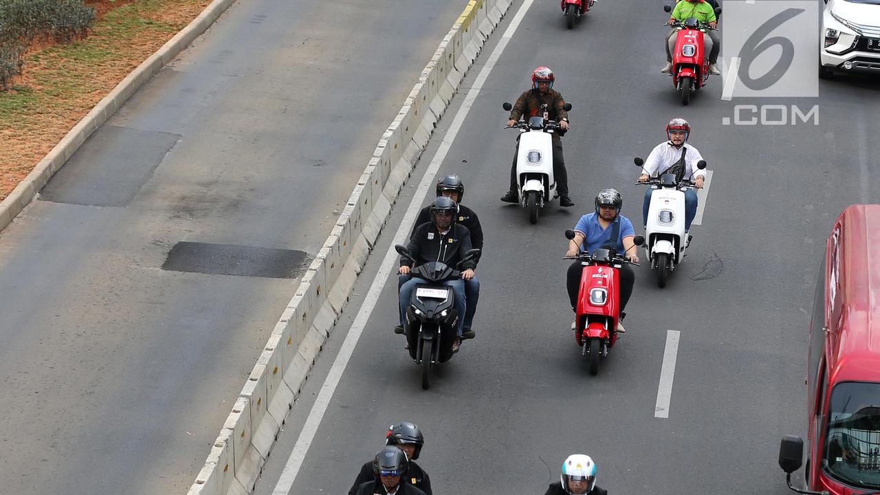 Konvoi Kendaraan Listrik Sambut Formula E 2020