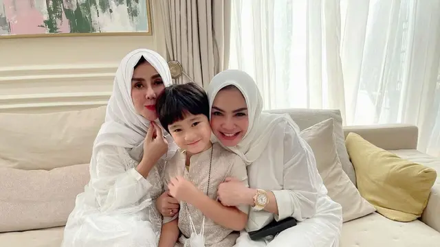 [Fimela] Nagita Slavina Tasyakuran 4 Bulanan