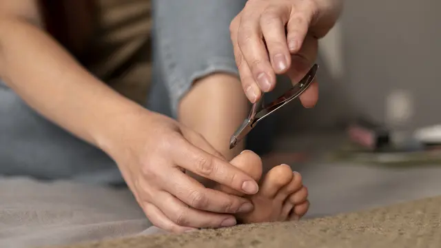 Cara memotong kuku ibu jari kaki (Foto: freepik)