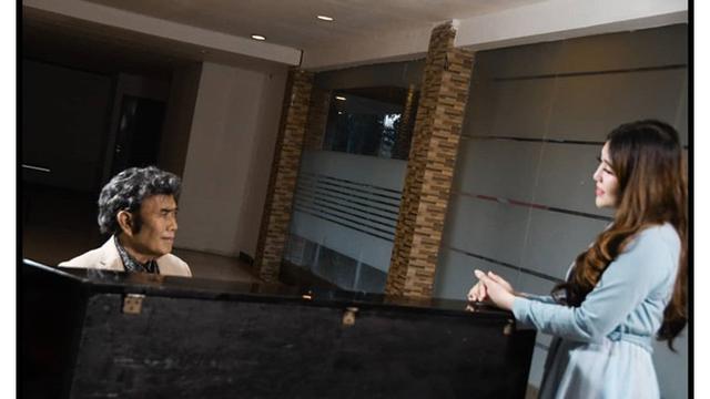 Bakal Duet, Ini 6 Momen Kebersamaan Via Vallen dengan Rhoma Irama