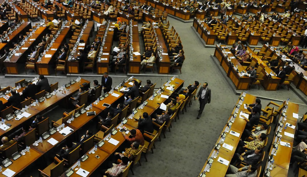 Dalam rapat beragenda utama pembentukan Badan Legislasi DPR itu, cukup banyak anggota yang tak hadir, Jakarta, Selasa (18/11/2014). (Liputan6.com/Andrian M Tunay)