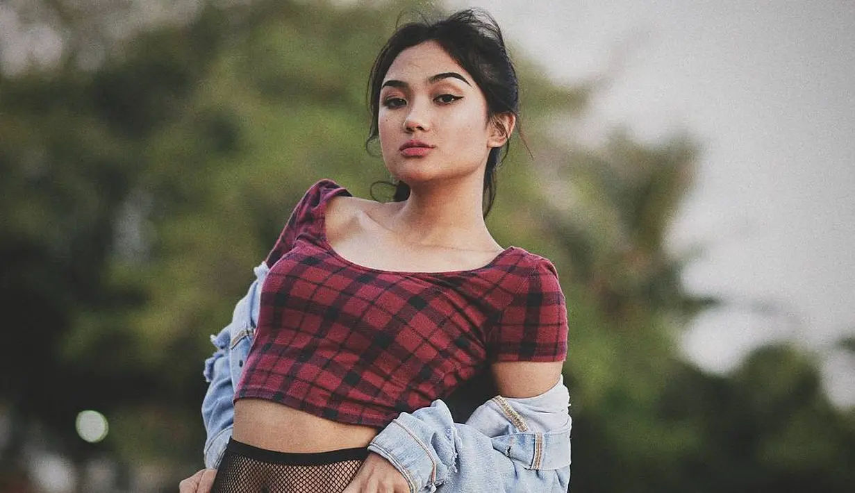 Setelah tersingkir dari Indonesian Idol memang Marion Jola sedang disibukan mengikuti UNBK. (Foto: instagram.com/lalamarionmj)