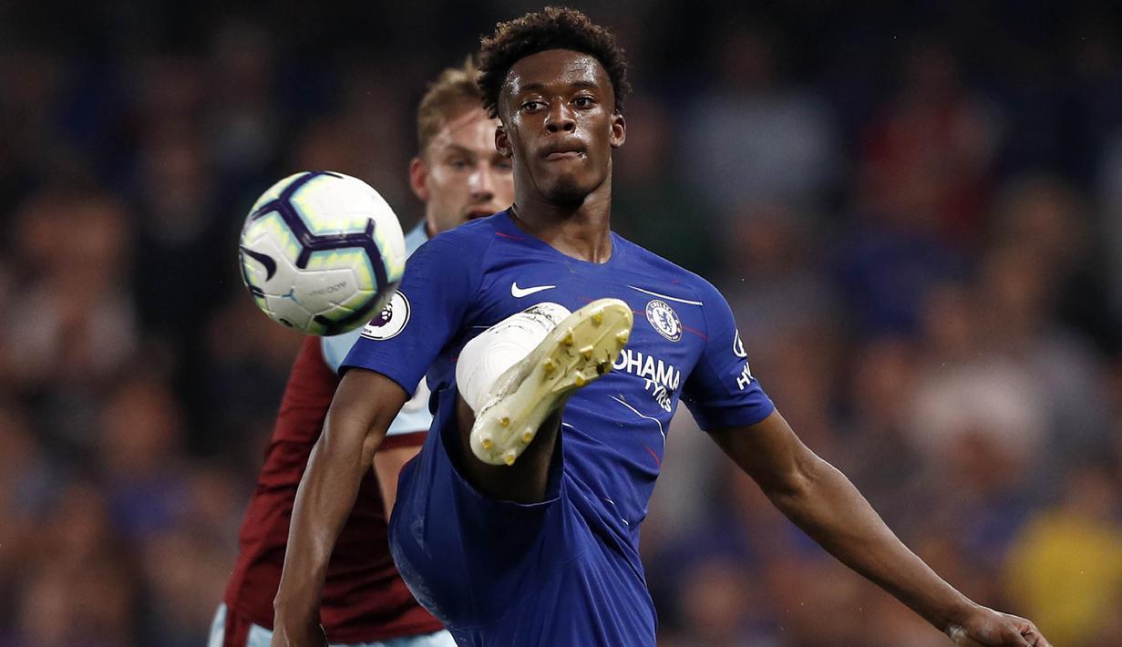 6. Callum Hudson-Odoi (18 Tahun) - Wonderkid incaran Bayern Munchen ini akhirnya bisa dipertahankan oleh Chelsea pada bursa transfer lalu. Masih belum tampil musim ini karena cedera yang kemungkinan baru akan sembuh pekan depan. (AFP/Adrian Dennis)