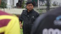 Budiardjo Thalib kembali ke Kediri bukan melatih Persik, tapi ingin mengangkat prestasi Inter Kediri di pentas Liga 4 Nasional. (Bola.com/Gatot Sumitro)