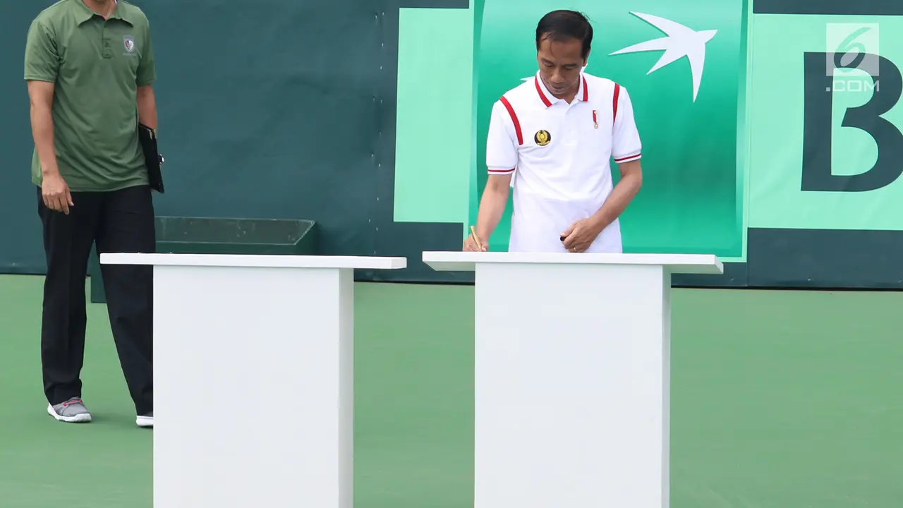 Jokowi Resmikan Lapangan Tenis Senayan