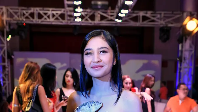 [Bintang] Ingin Eksis, Mikha Tambayong Malah Dikerjai Para Sosialita