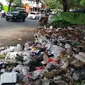 Tumpukan sampah di TPSS Kesambi Cirebon didominasi oleh plastik. Foto (Liputan6.com / Panji Prayitno)