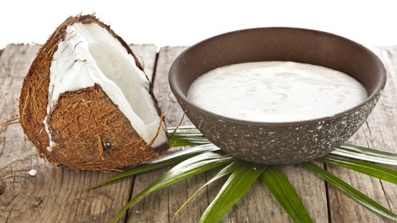 Rambut Berkilau dengan Campuran Telur dan Santan