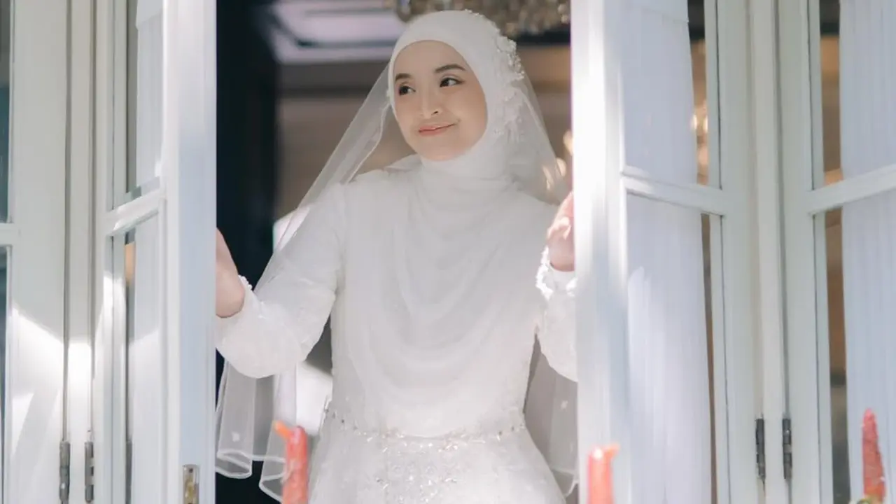6 Detail Nabila Ishma Pakai Gaun Putih Bak Pengantin, Pesona Curi Perhatian