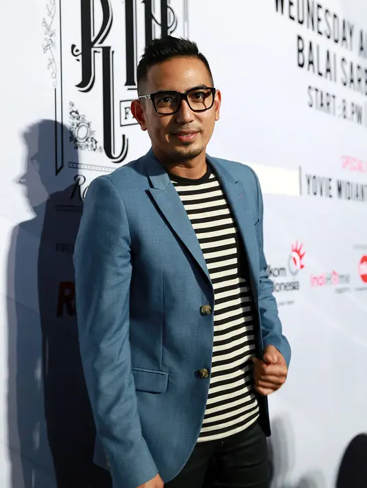 Bagi pria yang sudah menggeluti dunia tarik suara sejak remaja ini, konser tunggal merupakan tantangan tersendiri baginya. (Wimbarsana/Bintang.com)