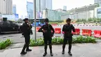 Personel polisi dari Korps Brigade Mobil berjaga-jaga di hari terakhir kampanye di Jakarta pada 10 Februari 2014. (ADEK BERRY/AFP)