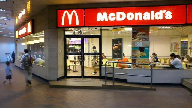 Duduk 7 Jam di McD, Wanita Ini Ternyata Sudah Meninggal
