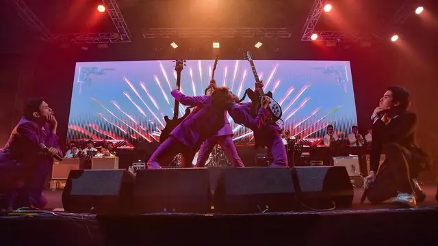 Momen El Rumi Kolaborasi di Konser 20 Tahun The Changcuters, Netizen: Vokalis Magang Tercakep