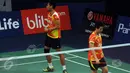 Tontowi Ahmad/Liliyana Natsir meluapkan kekecewaan saat laga melawan Kim Astrup/Line Kjaersfeldt (Denmark) di babak kedua BCA Indonesia Open 2016, Jakarta, Kamis (2/6). Tontowi Ahmad/Liliyana Natsir kalah 19-21, 17-21. (Liputan6.com/Helmi Fithriansyah)