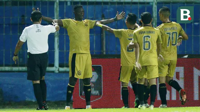 FOTO: Persija Jakarta Tertinggal 0-1 dari Bhayangkara Solo FC di Babak Pertama - Ezechiel N'Douassel; Tim Bhayangkara Solo FC