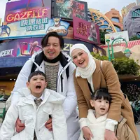 Winter Trip keluarga Cut Meyriska ke China. [@cutratumeyriska]