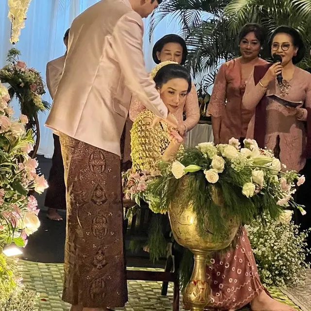 6 Potret Tujuh Bulanan Velove Vexia, Lama Tak Terdengar Tiba-tiba Bagikan Kabar Hamil