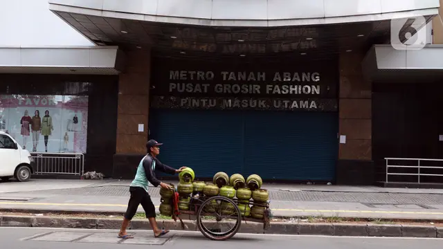 FOTO: Sepinya Pusat Perbelanjaan di Jakarta
