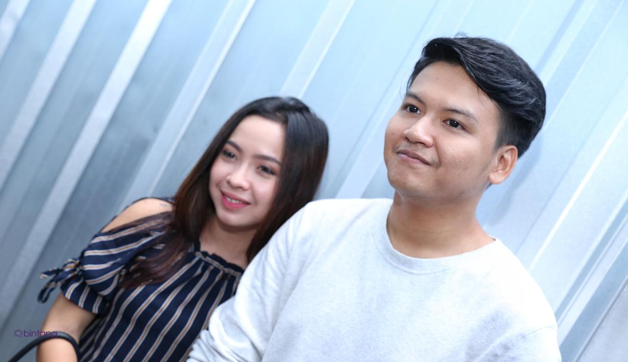 Istri Dikabarkan Hamil Sebelum Nikah, Ini Kata Ilham SMASH ...