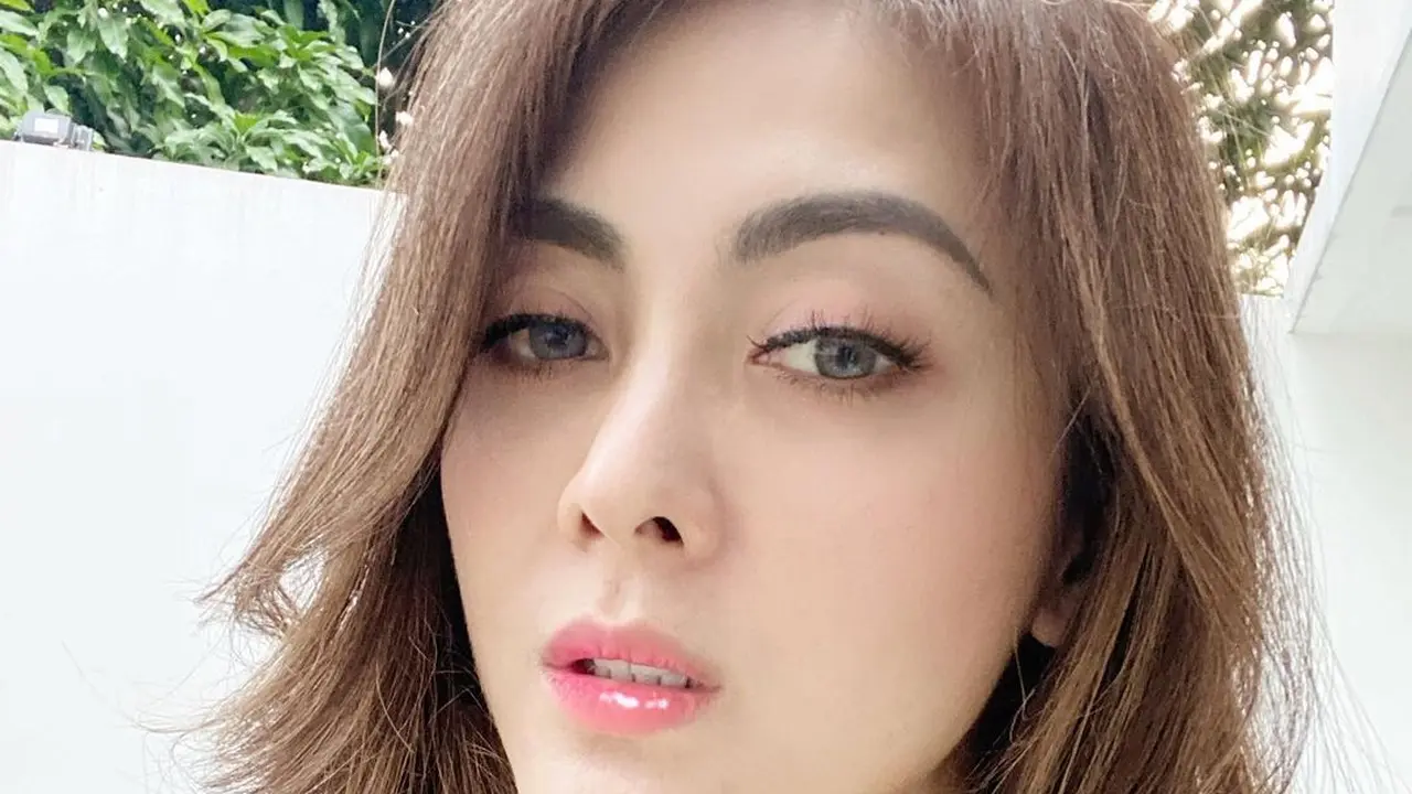 Dhena Devanka.
