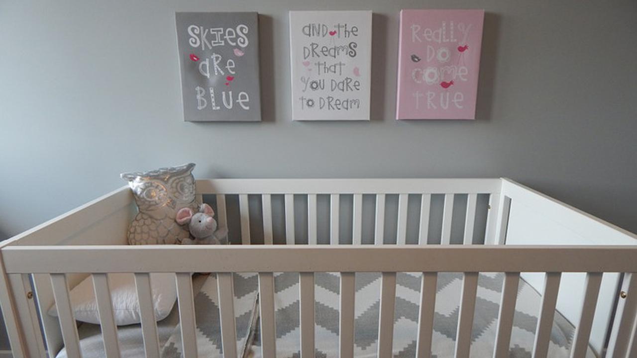 20170608-menata kamar bayi-rumahcom-boy