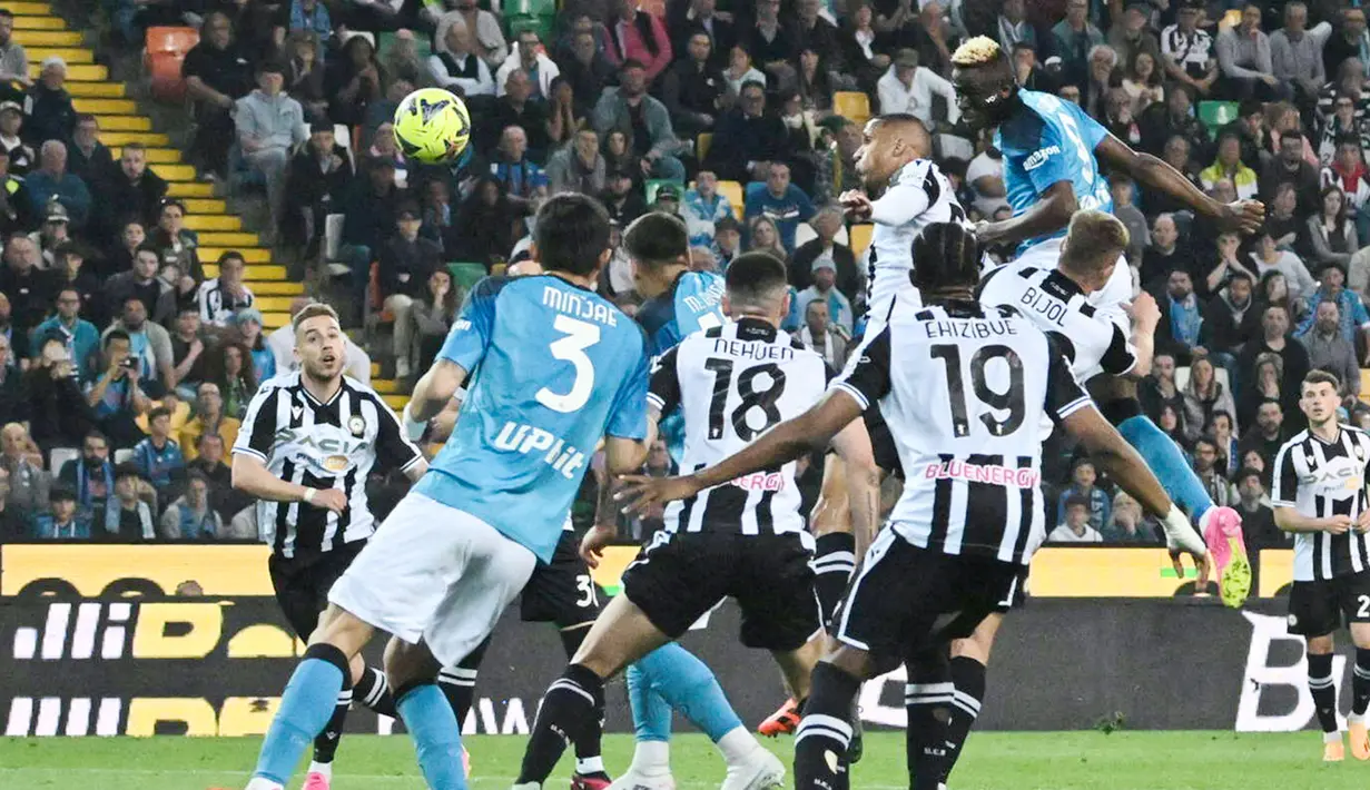 Napoli keluar sebagai juara Serie A setelah bermain imbang 1-1 dengan Udinese di Dacia Arena. (AFP/Tiziana Fabi)
