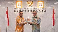 Direktur Wholesale & Institutional Banking BRI, Agus Noorsanto dan Wakil Kepala KDEI Taiwan, Zulmartinof. (Philippe Thompson - pixa.tw)