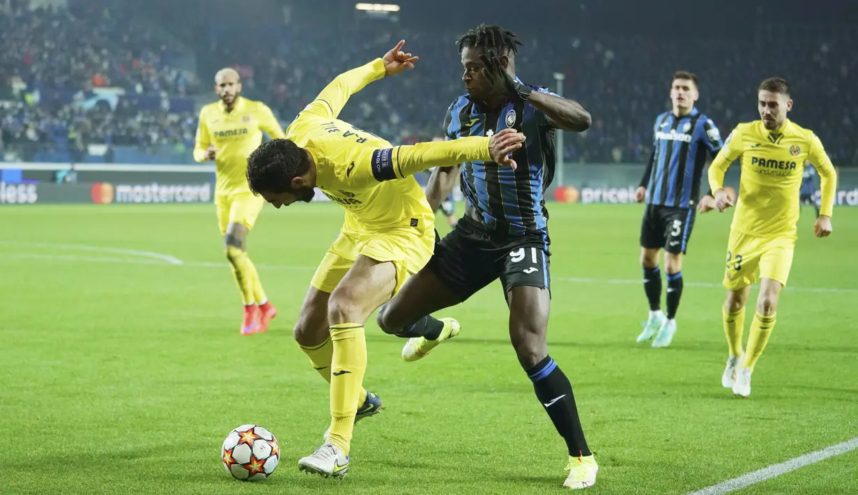 Atalanta yang juga membutuhkan kemenangan untuk bertahan di Liga Champions baru tampil menggebrak di babak kedua. Namun sayang dua gol dari Atalanta tak mampu menyelamatkan klub tersebut dari kekalahan. (Spada/LaPresse via AP)