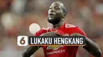 Sejumlah pihak kritik Manajemen MU usai lepas Romelu Lukaku, pasalnya MU kini kekurangan penyerang tengah. Namun Manajer MU, Ole Gunnar Solskjaer menanggapi positif.