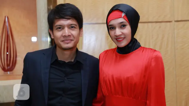 [Bintang] Dhini Aminarti dan Dimas Seto