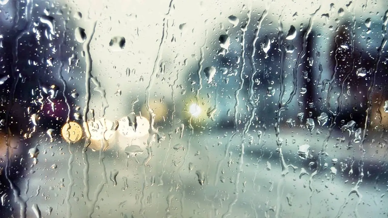 Jangan Dulu Kesal, Ternyata Banyak Hal Indah Datang Saat Hujan. (Foto: 5wise.files.wordpress.com)