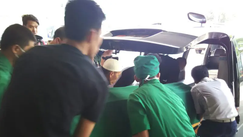 Pilot pesawat terbakar