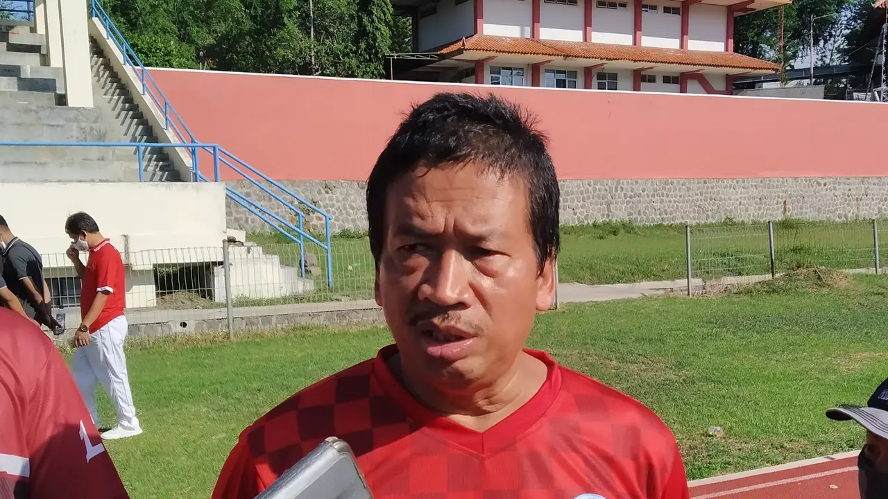 Stadion UNS, Rektor UNS, Prof. Jamal Wiwoho.