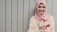 Rina Nose Tak Mau Buka Hijab di Depan Kamera