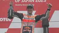 Pembalap Repsol Honda, Marc Marquez saat finis ketiga pada balapan MotoGP Jepang 2023 di Sirkuit Motegi hari Minggu (01/10/2023). (Toshifumi KITAMURA / AFP)