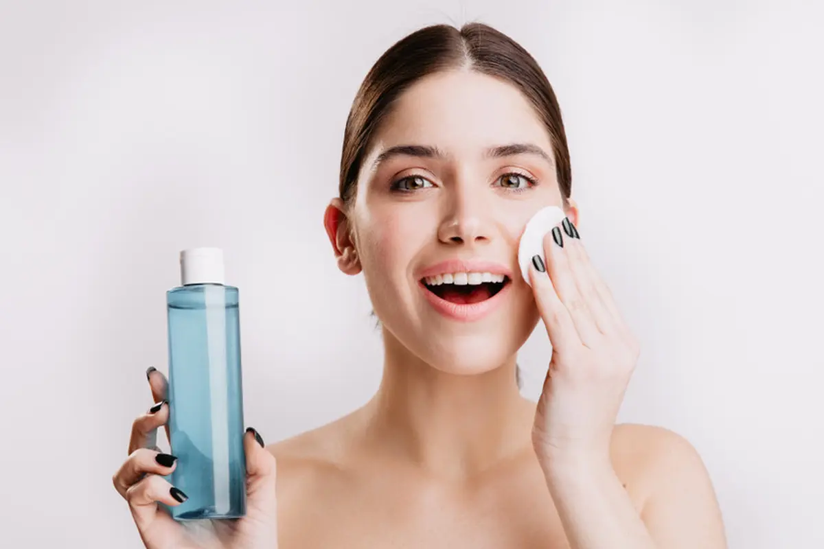 Angkat Sel Kulit Mati dengan Memakai Toner Eksfoliasi