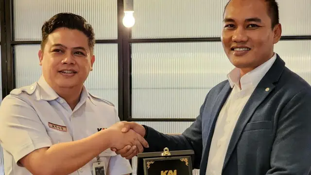 CEO dan Founder LINKQU Didin Noor Ali dalam penandatanganan kerja sama dengan KAI di Bandung.