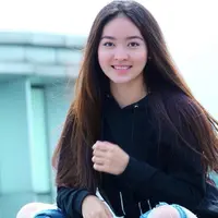 Sebelum terkenal seperti sekarang ini, Natasha Wilona juga pernah merasakan hidup kekurangan. Bahkan ia pernah tinggal di sebuah gubuk dan akrab dengan hewan tikus yang berlalulalang. Hal tersebut diceritakan Wilona dalam Youtube Boy William. (Instagram/natashawilona12)