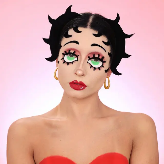 Wanita Ini Ubah Wajahnya Jadi Mirip Tokoh Kartun dengan Makeup, 7 Hasilnya Bikin Kagum