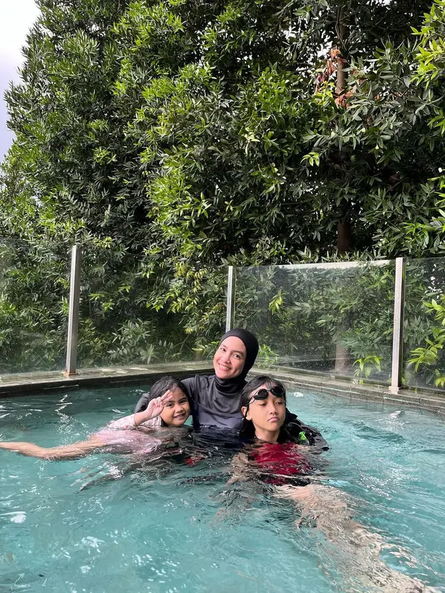Intan Nuraini saat liburan